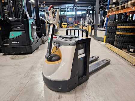 Electric Pallet Trucks 2014  Crown WP3080 (6)