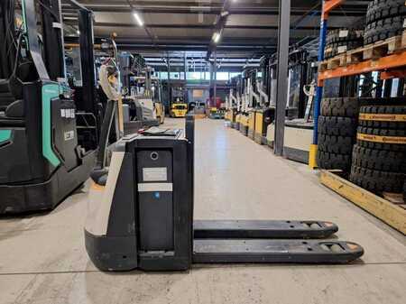 Electric Pallet Trucks 2014  Crown WP3080 (7)