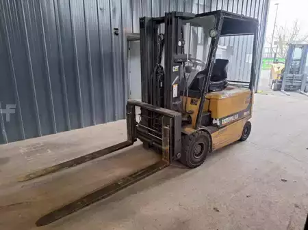 Chariots électriques à 4 roues 2006  CAT Lift Trucks EP25K-PAC (12)