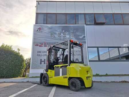 Elektro 4 Rad 2019  Clark GEX40 (1)
