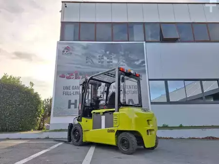 Eléctrico - 4 rodas 2019  Clark GEX40 (12)