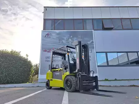Eléctrico - 4 rodas 2019  Clark GEX40 (14)