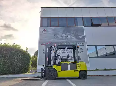 Eléctrico - 4 rodas 2019  Clark GEX40 (16)