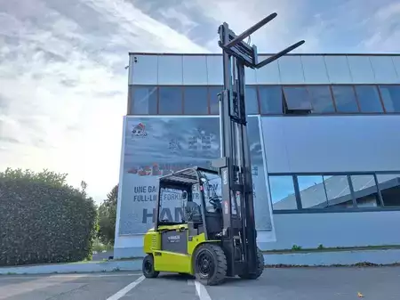 Eléctrico - 4 rodas 2019  Clark GEX40 (19)