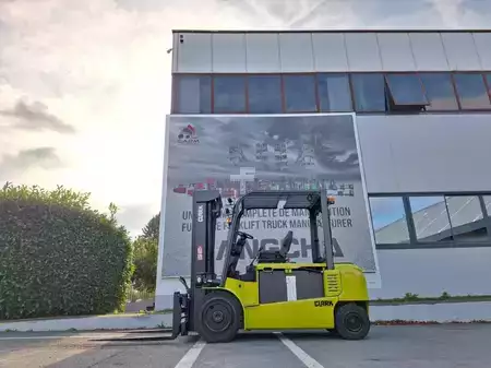 Eléctrico - 4 rodas 2019  Clark GEX40 (20)