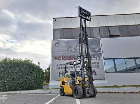 Treibgasstapler 2013  CAT Lift Trucks GP30NTD (6)