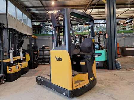 Reach Trucks 2012  Yale MR14 (4)