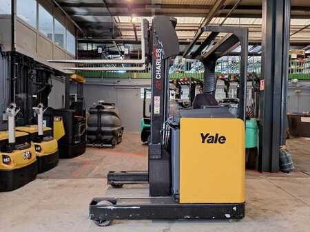 Reach Trucks 2012  Yale MR14 (8)