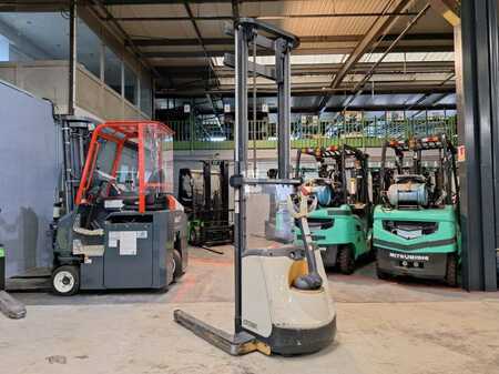 Pallet Stackers 2014  Crown ST3000-1.0 (9)