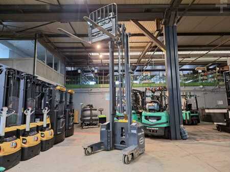 Pallet Stackers 2017  Combilift WR4 (19)