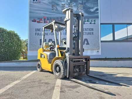 Chariots élévateurs GPL 2018  CAT Lift Trucks GP25NT (3)