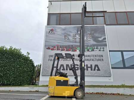 Elektromos 3 kerekű 2005  Yale ERP16ATF (7)