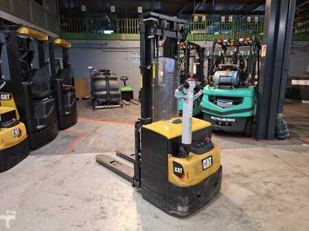 Stoccatori 2015  CAT Lift Trucks NSP16N2 (1)
