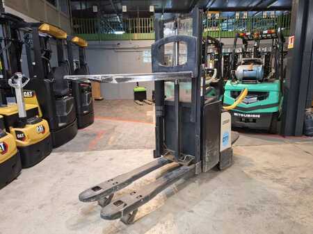 Fahrerstandstapler 2019  Crown DT3040 (3)