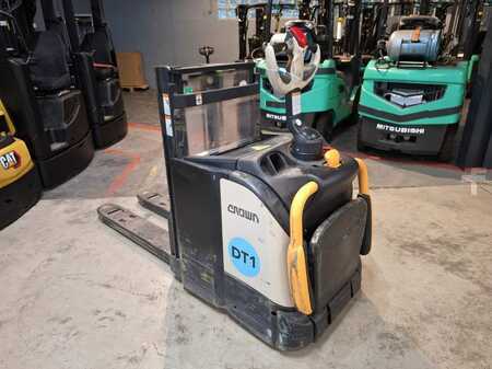 Fahrerstandstapler 2019  Crown DT3040 (6)