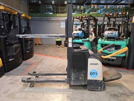 Fahrerstandstapler 2019  Crown DT3040 (8)