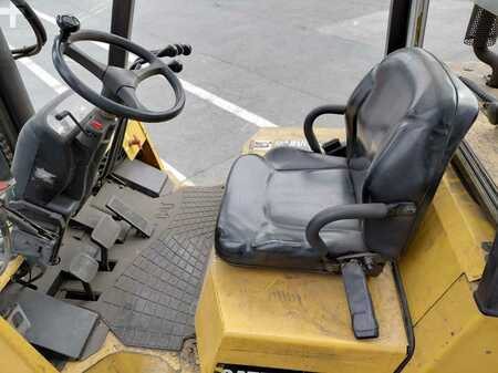 Chariots élévateurs GPL 2002  CAT Lift Trucks GC55K (8)