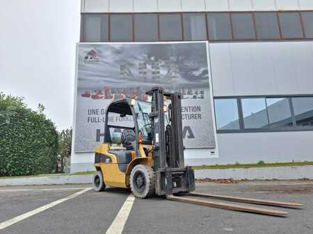 Chariots élévateurs GPL 2014  CAT Lift Trucks GP25N (1)