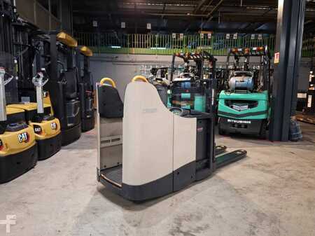 Stapelaars met staplatform 2019  Crown DT3040 (2)