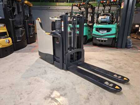 Stapelaars met staplatform 2019  Crown DT3040 (4)