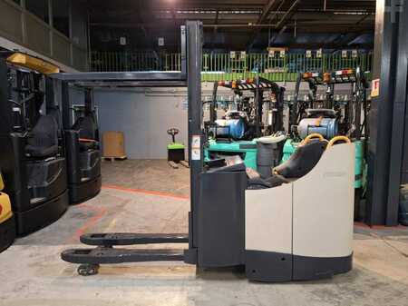 Stapelaars met staplatform 2019  Crown DT3040 (8)