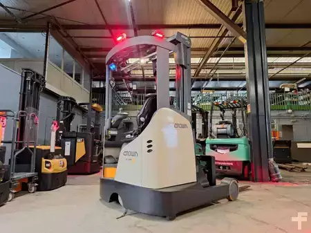 Reach Trucks 2018  Crown ESR5260-2,0 (14)