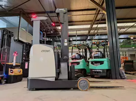 Reach Trucks 2018  Crown ESR5260-2,0 (18)