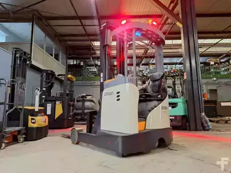 Reach Trucks 2018  Crown ESR5260-2,0 (20)