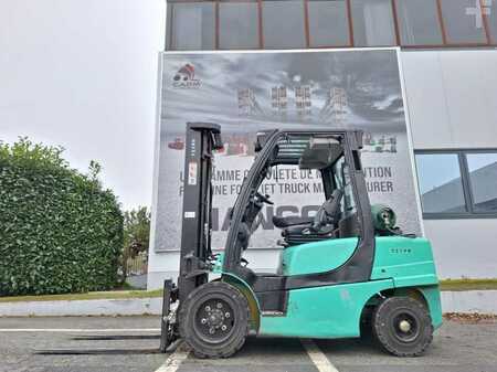 Carretilla elevadora GLP 2013  Yale GLP35VX (1)