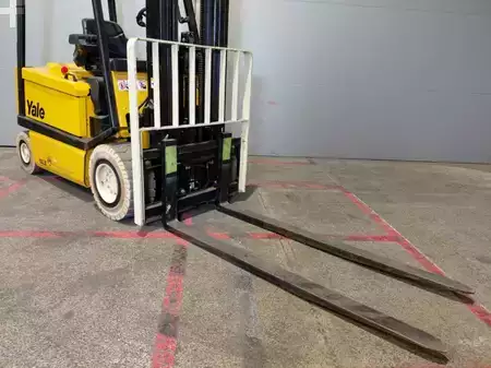 El truck - 4 hjulet 2008  Yale ERP30 ALF (8)