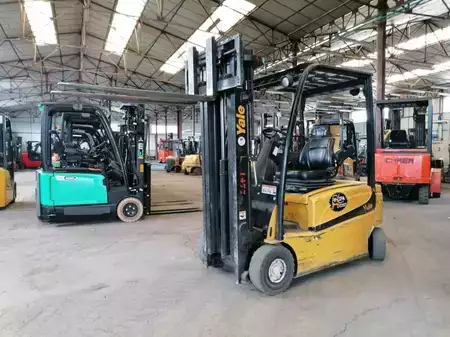 Elektromos 4 kerekű 2015  Yale ERP16VF LWB (3)