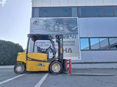 Elektromos 4 kerekű 2019  Yale ERP50VM (8)