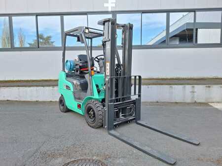 Gas truck 2022  Mitsubishi FG15N (2)