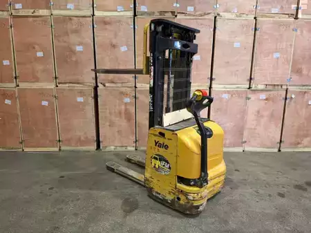 Apilador eléctrico 2000  Yale MS14 (10)