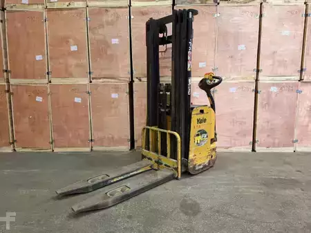Apilador eléctrico 2000  Yale MS14 (2)