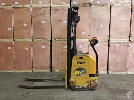 Apilador eléctrico 2000  Yale MS14 (3)