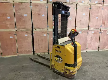 Apilador eléctrico 2000  Yale MS14 (5)