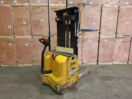 Apilador eléctrico 2000  Yale MS14 (8)