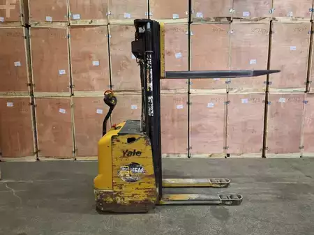Apilador eléctrico 2000  Yale MS14 (9)