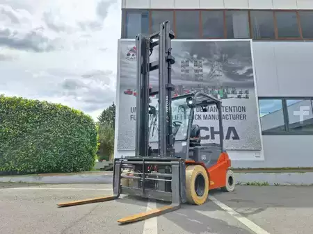 Eléctrica de 4 ruedas 2018  Toyota 8FBMT50 (1)