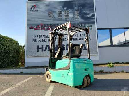 Chariots électriques à 3 roues 2012  Yale ERP15VTSWB (3)