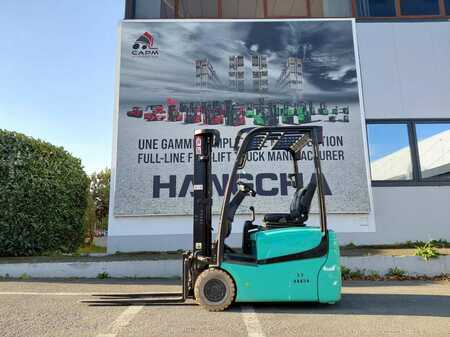 Chariots électriques à 3 roues 2012  Yale ERP15VTSWB (6)