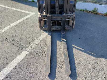 Chariots électriques à 3 roues 2012  Yale ERP15VTSWB (7)