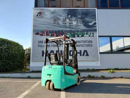 Chariots électriques à 3 roues 2012  Yale ERP15VTSWB (9)