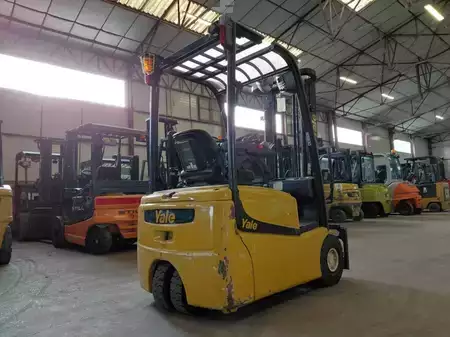 3-wiel elektrische heftrucks 2012  Yale ERP15VTSWB (13)