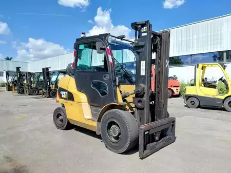 Wózki gazowe 2011  CAT Lift Trucks GP45N (10)