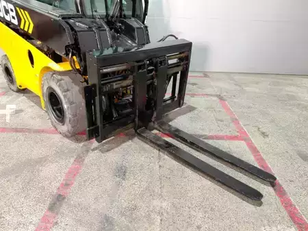 Empilhador telescópico giratório  2015  JCB TLT30G-TCR (15)