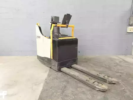 Wózki z platformą operatora 2018  Crown WT3040 (16)