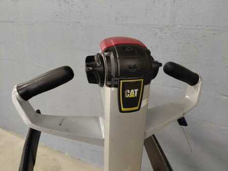 VZV s plošinou pro řidiče 2020  CAT Lift Trucks NPV20N2 (9)