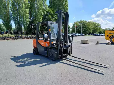 Diesel Forklifts 2017  Doosan D30GP (13)